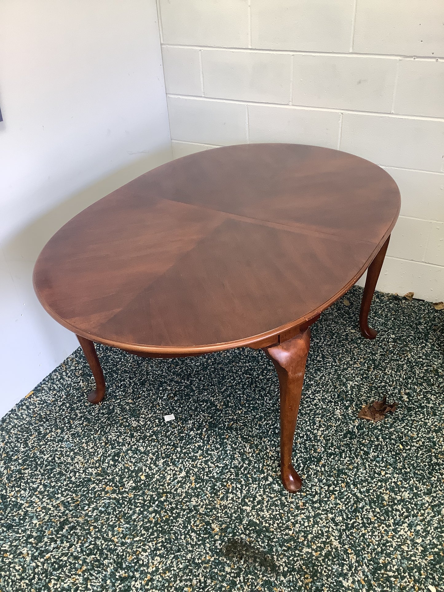 Oval dining room table
