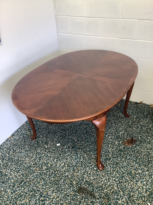 Oval dining room table