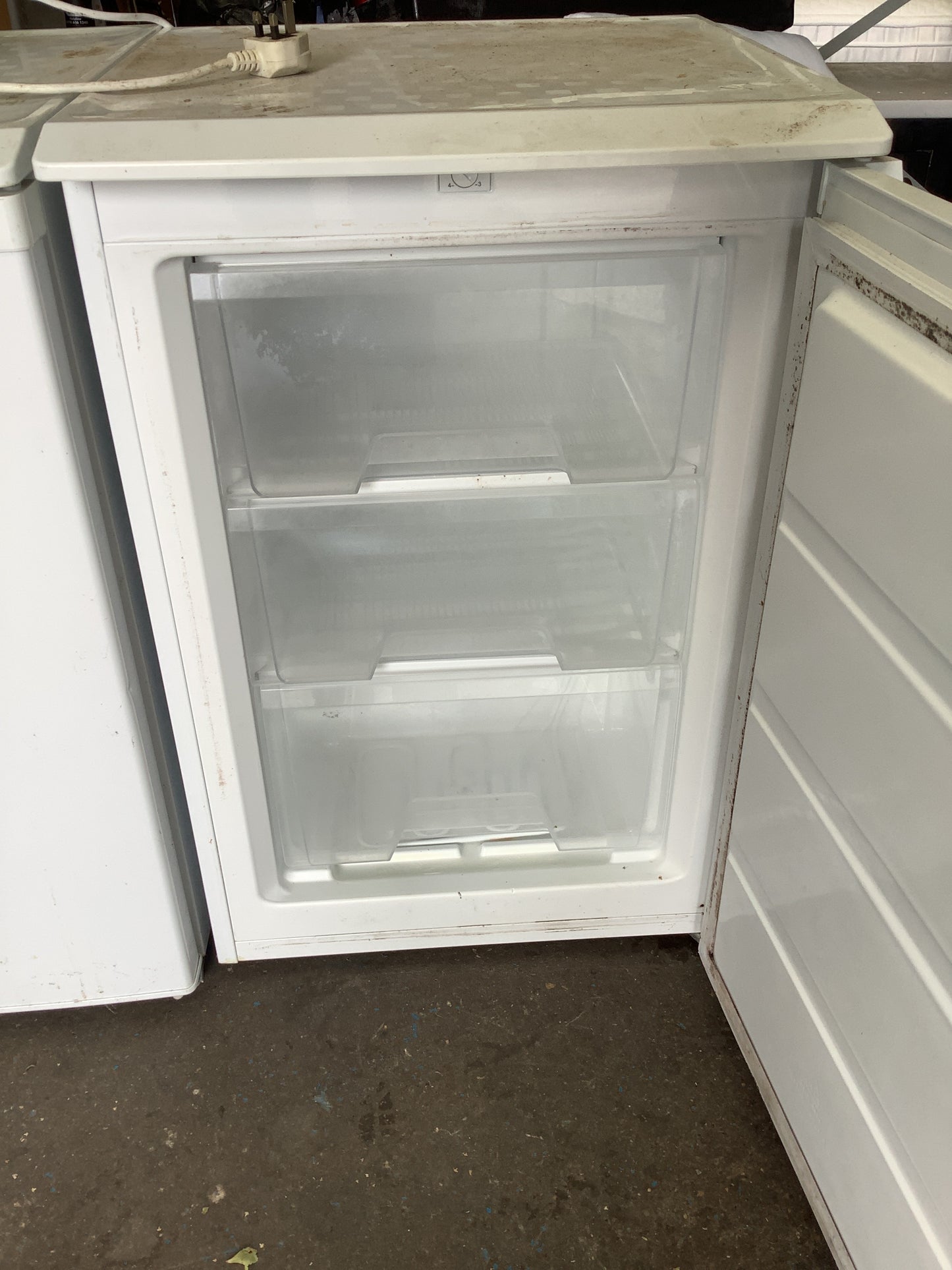 Under counter freezer