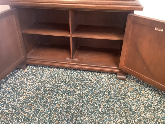 Bookcase/shelving unit
