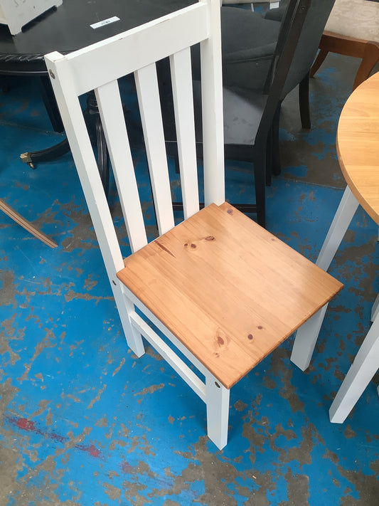 Table 4 chairs