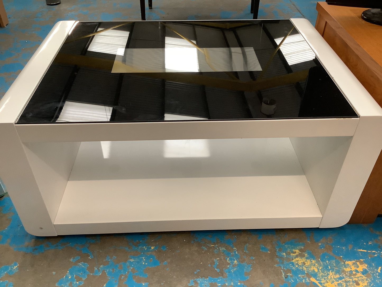 Tv stand/coffee table