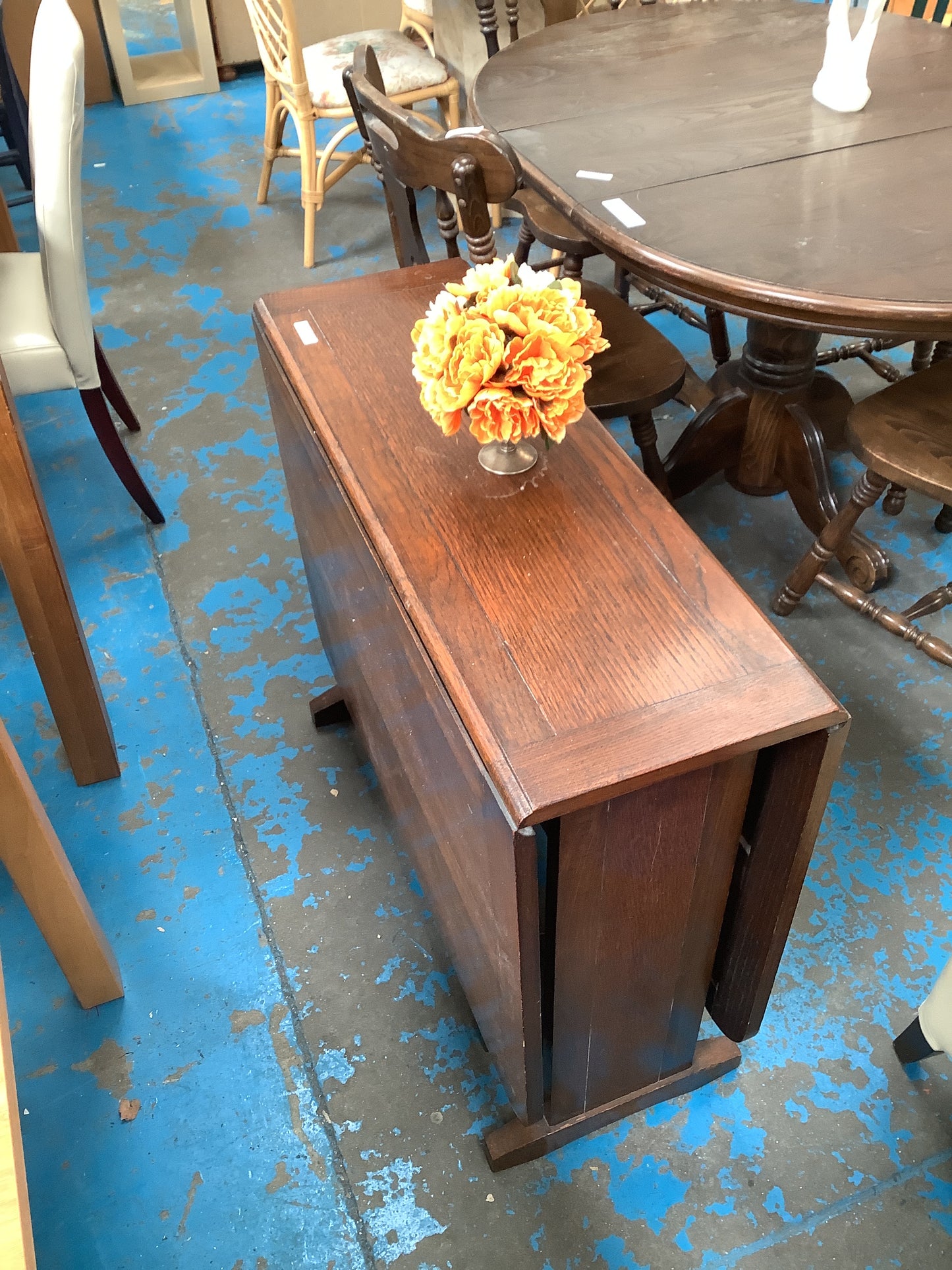 Folding table