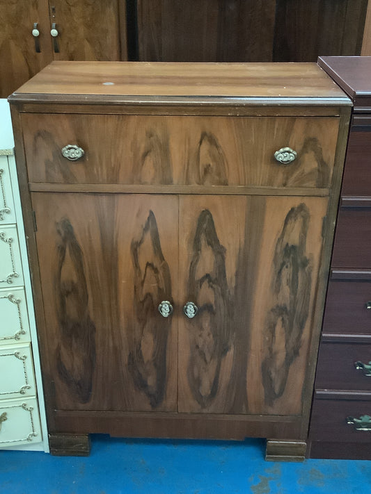 Bedroom cabinet