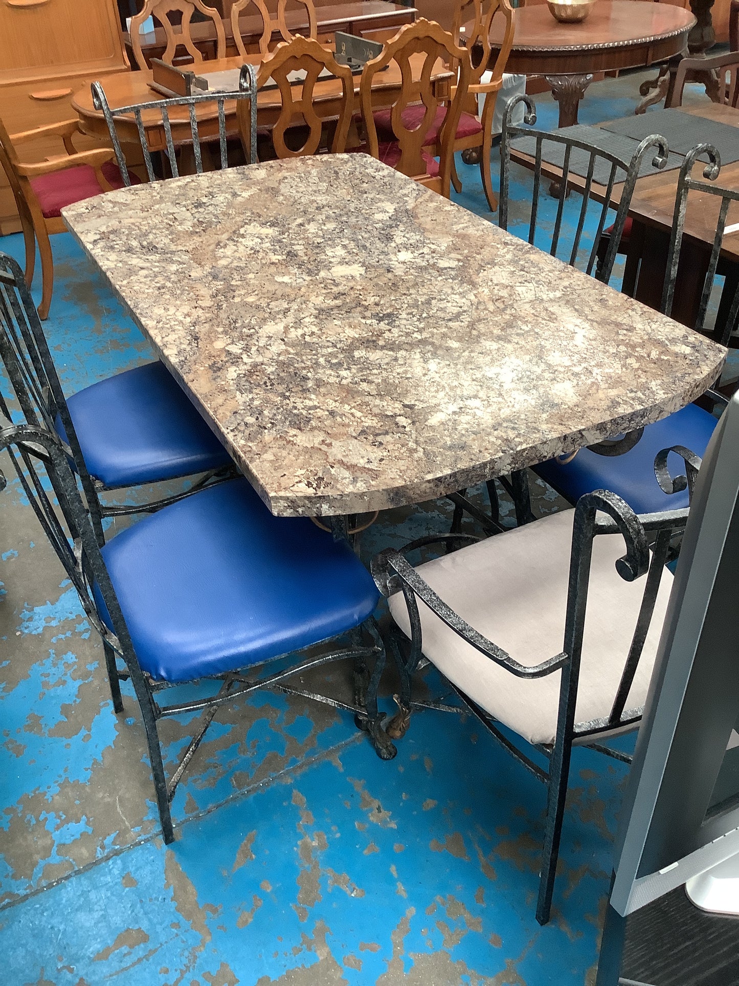 Dining table and 6 chairs