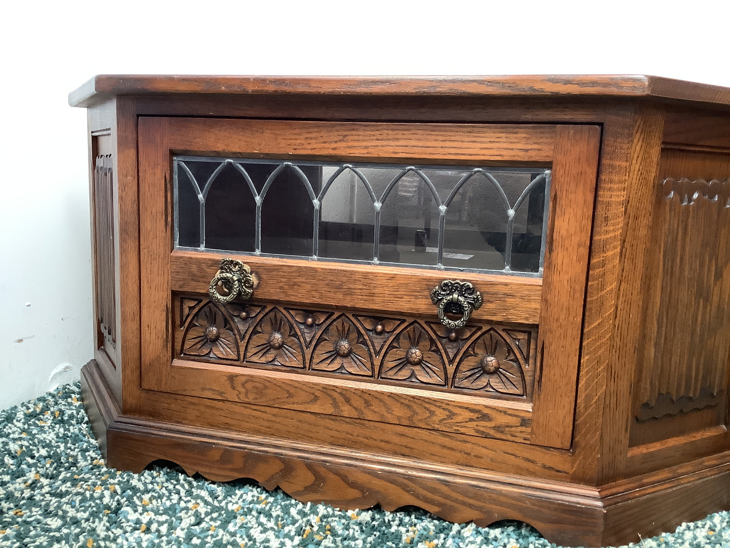 Oak TV unit