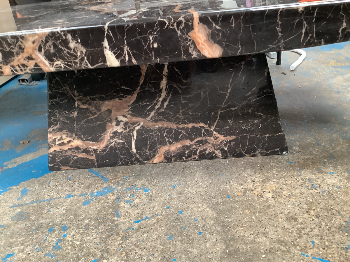 Marble effect coffees table.