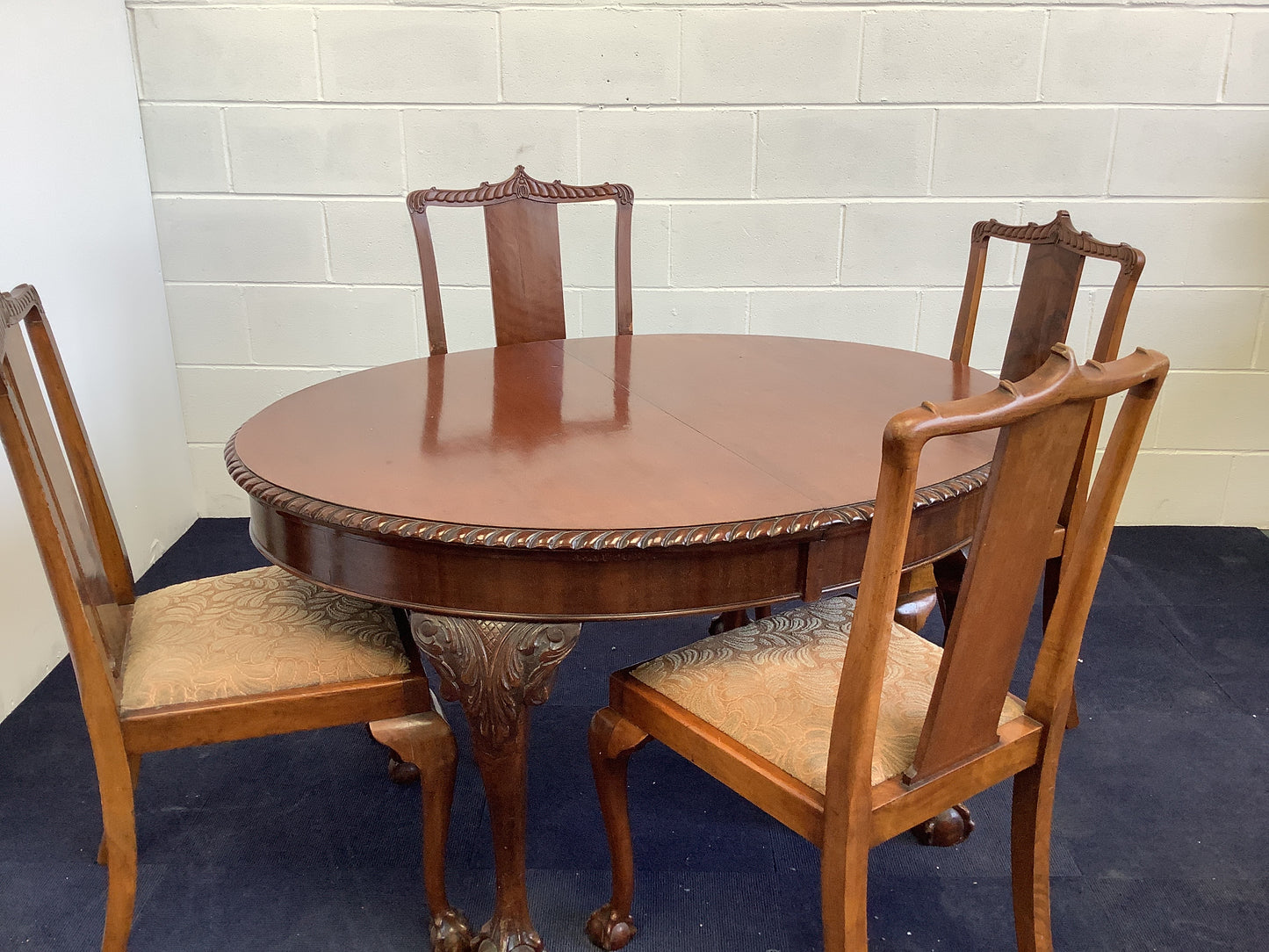 Dining table and 4 chairs