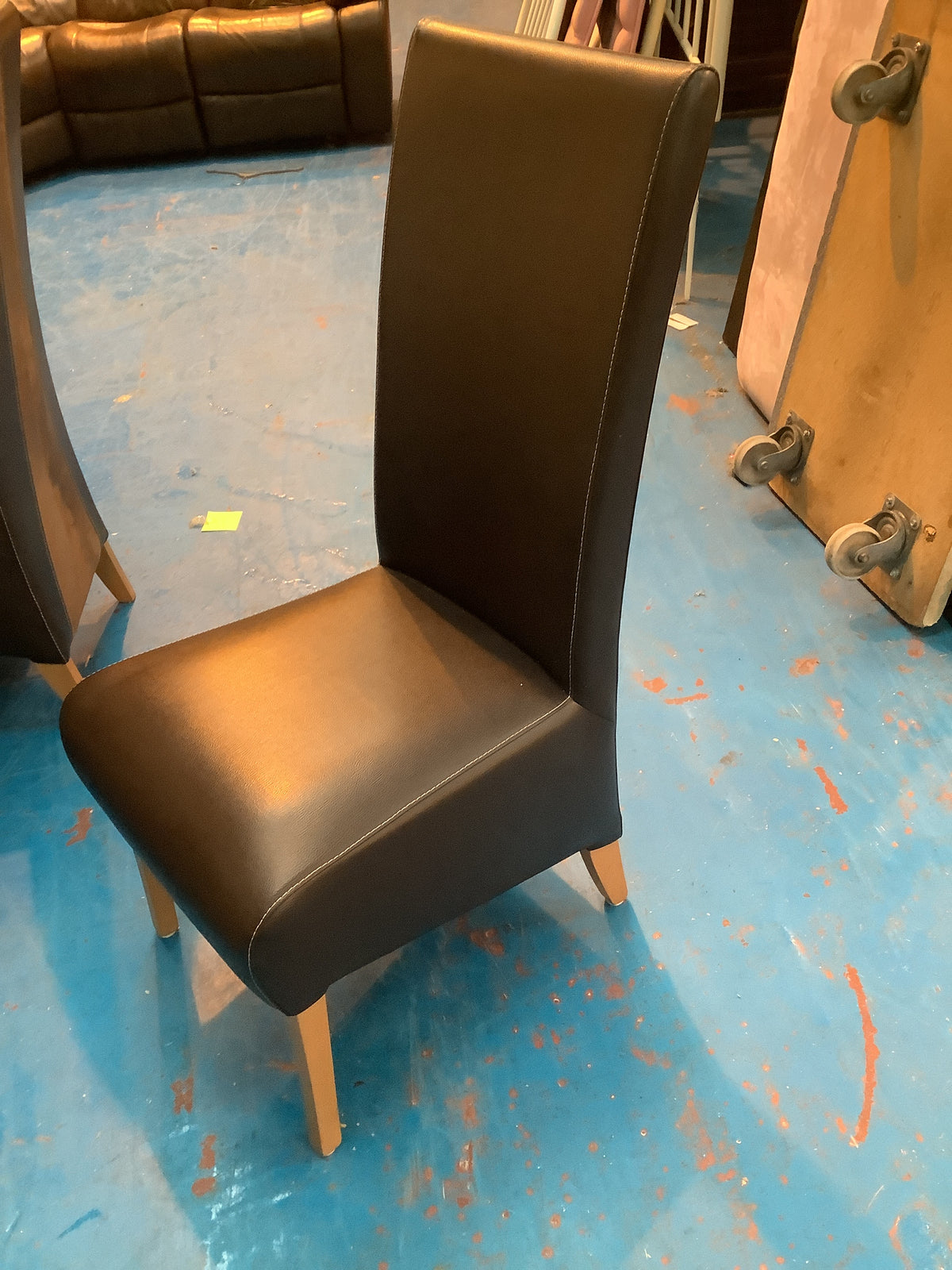 Dining table and 6 chairs