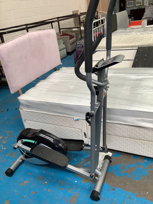 Cross trainer