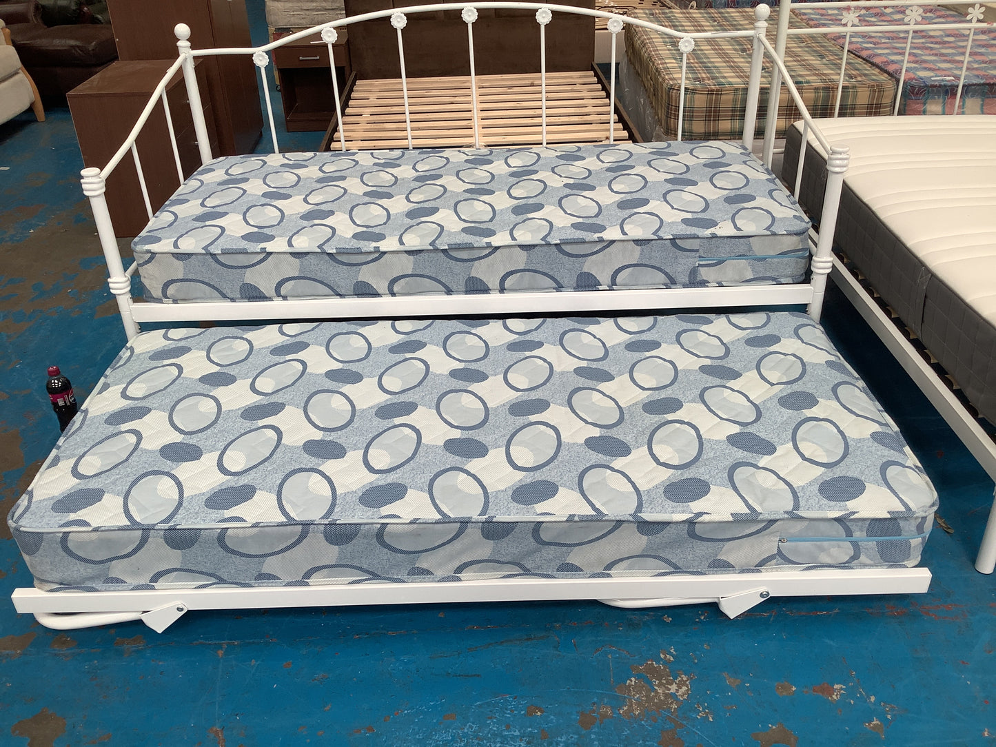 Day bed and two mattresses