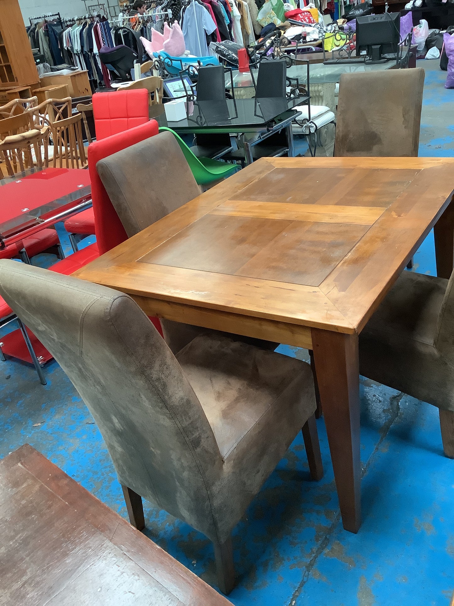 Dining table and 4 chairs
