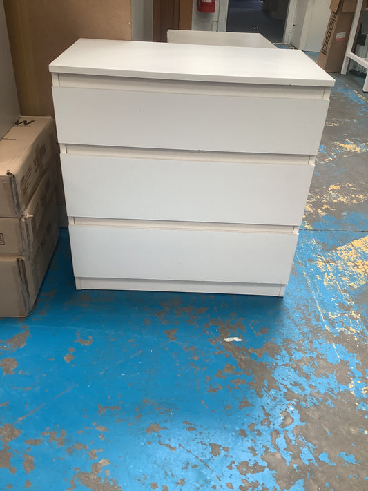 Chest of drawers