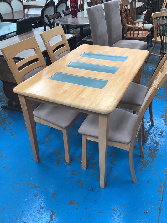 Table 4 chairs