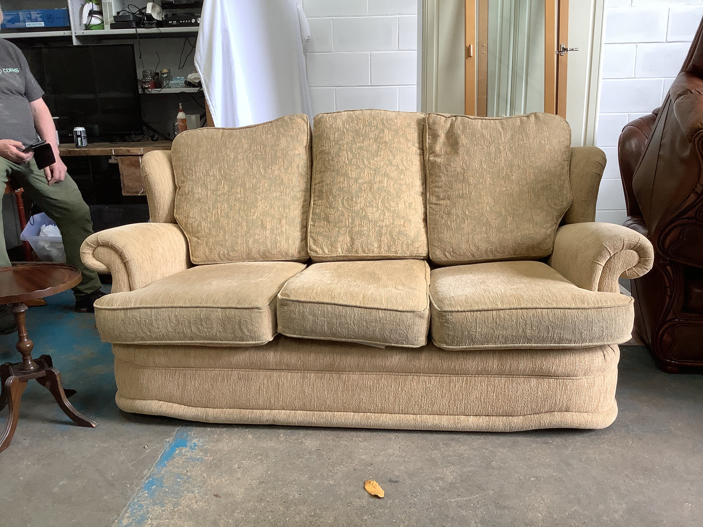 3 seater 2 chairs
