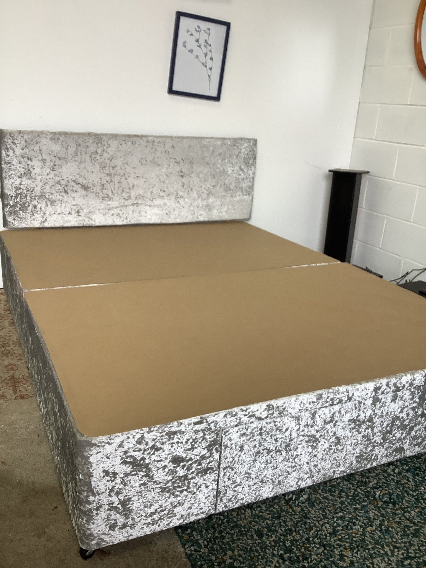 Kingsize base and headboard