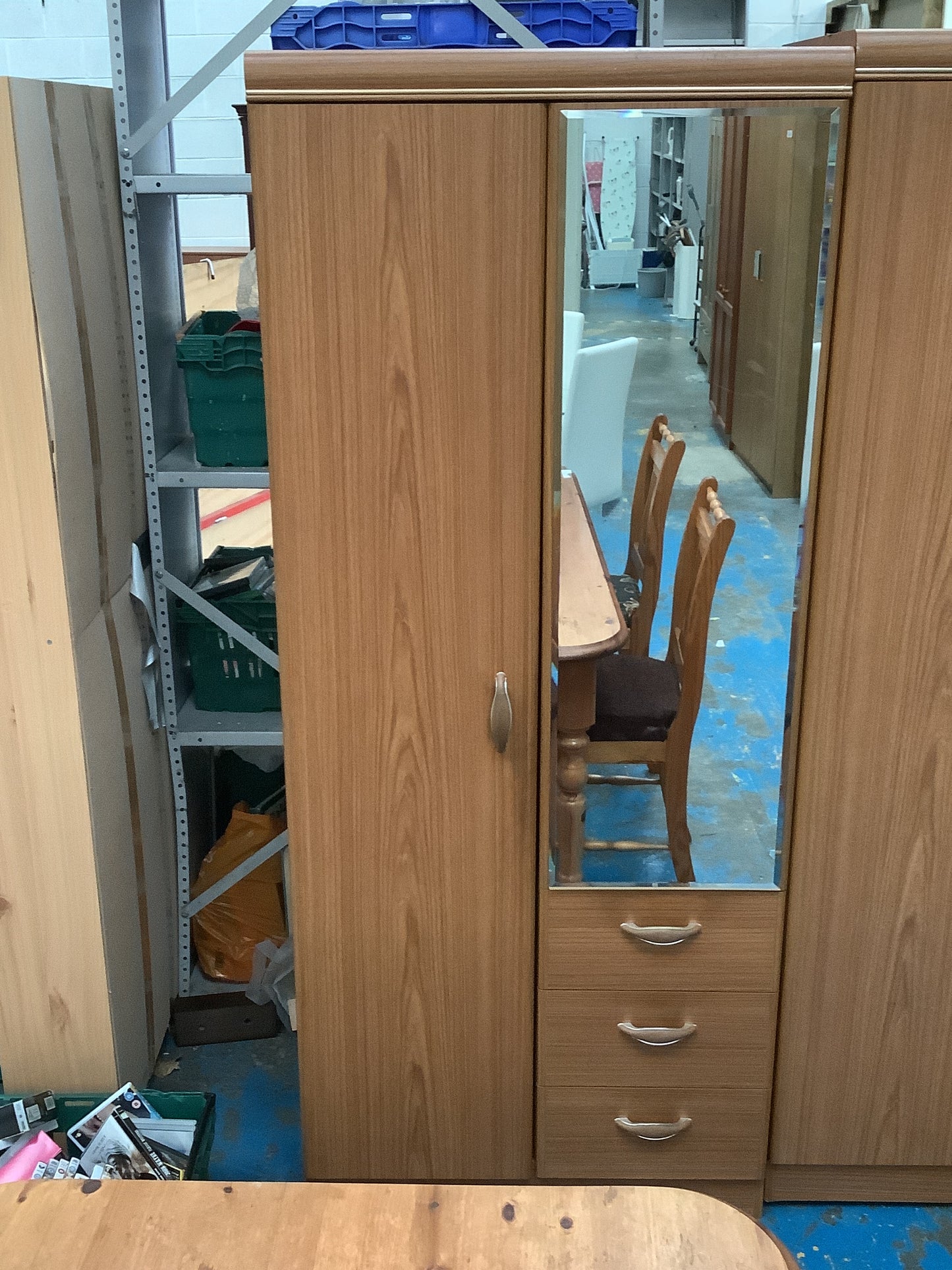2 door wardrobe