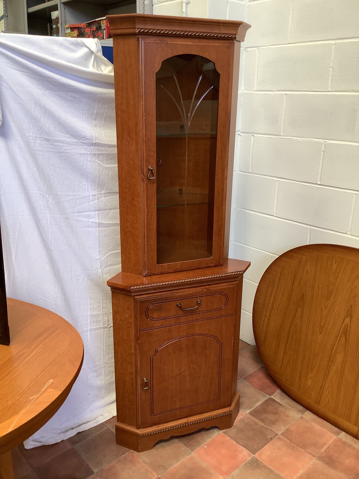 Corner unit