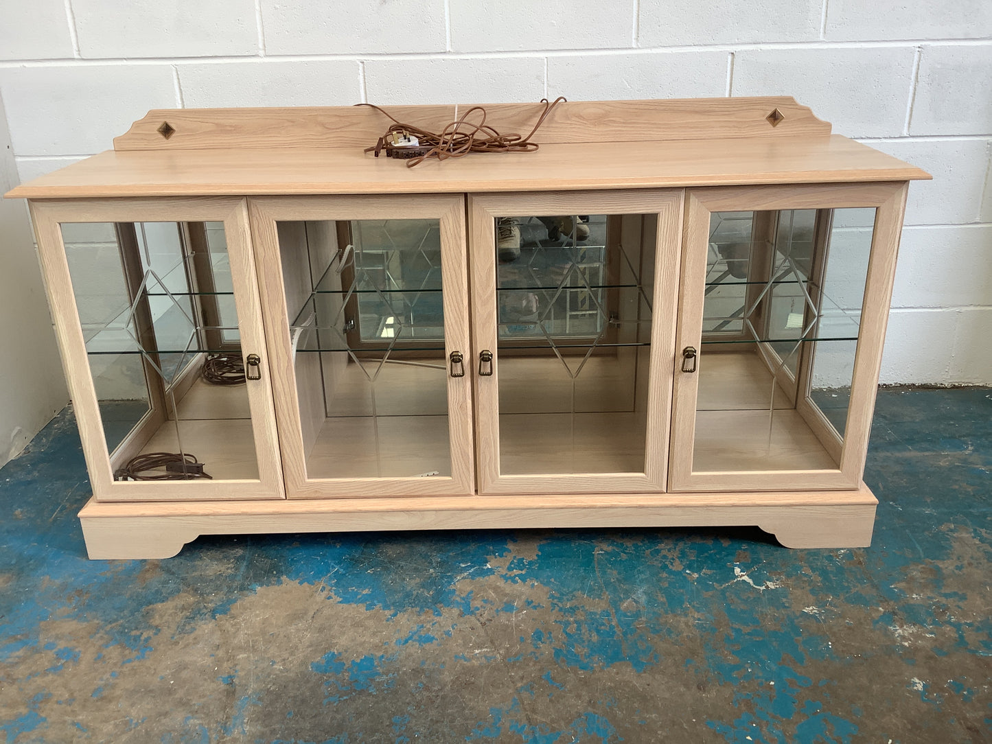 Tv unit