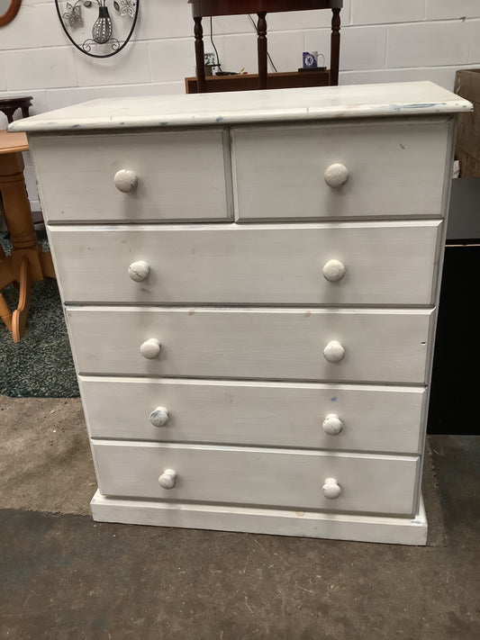 White chest of drawers
