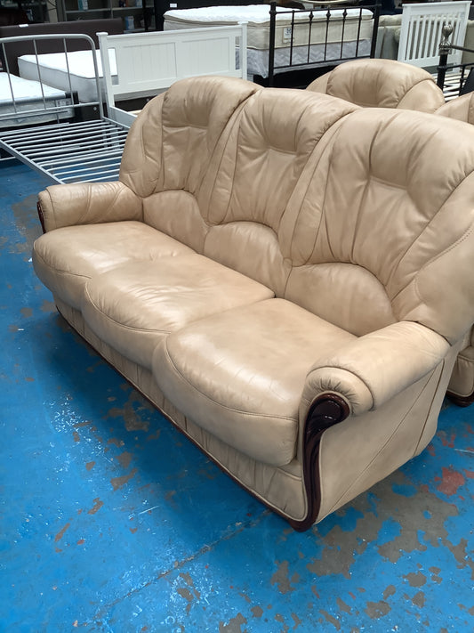 3 seater and 2 armchairs