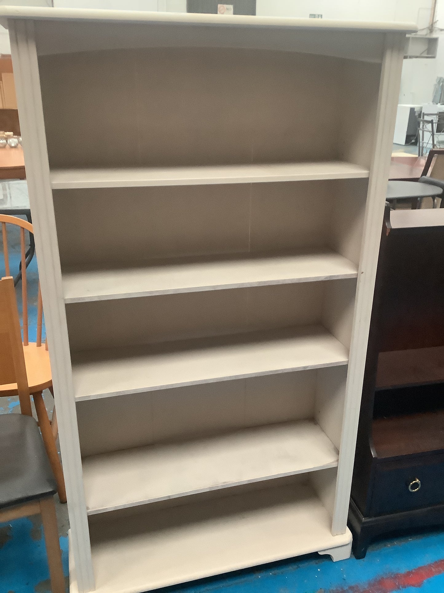 Bookcase/ shelving unit