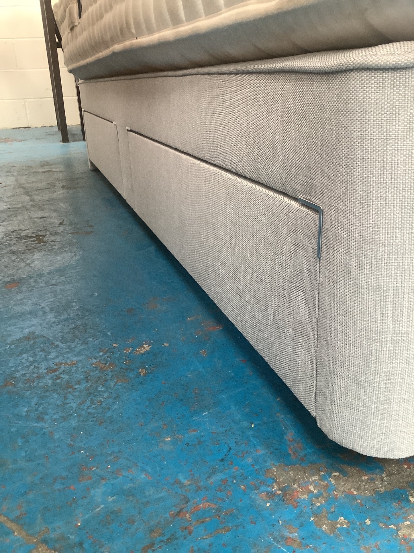 Super Kingsize Bed, mattress and headboard