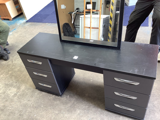Dressing table