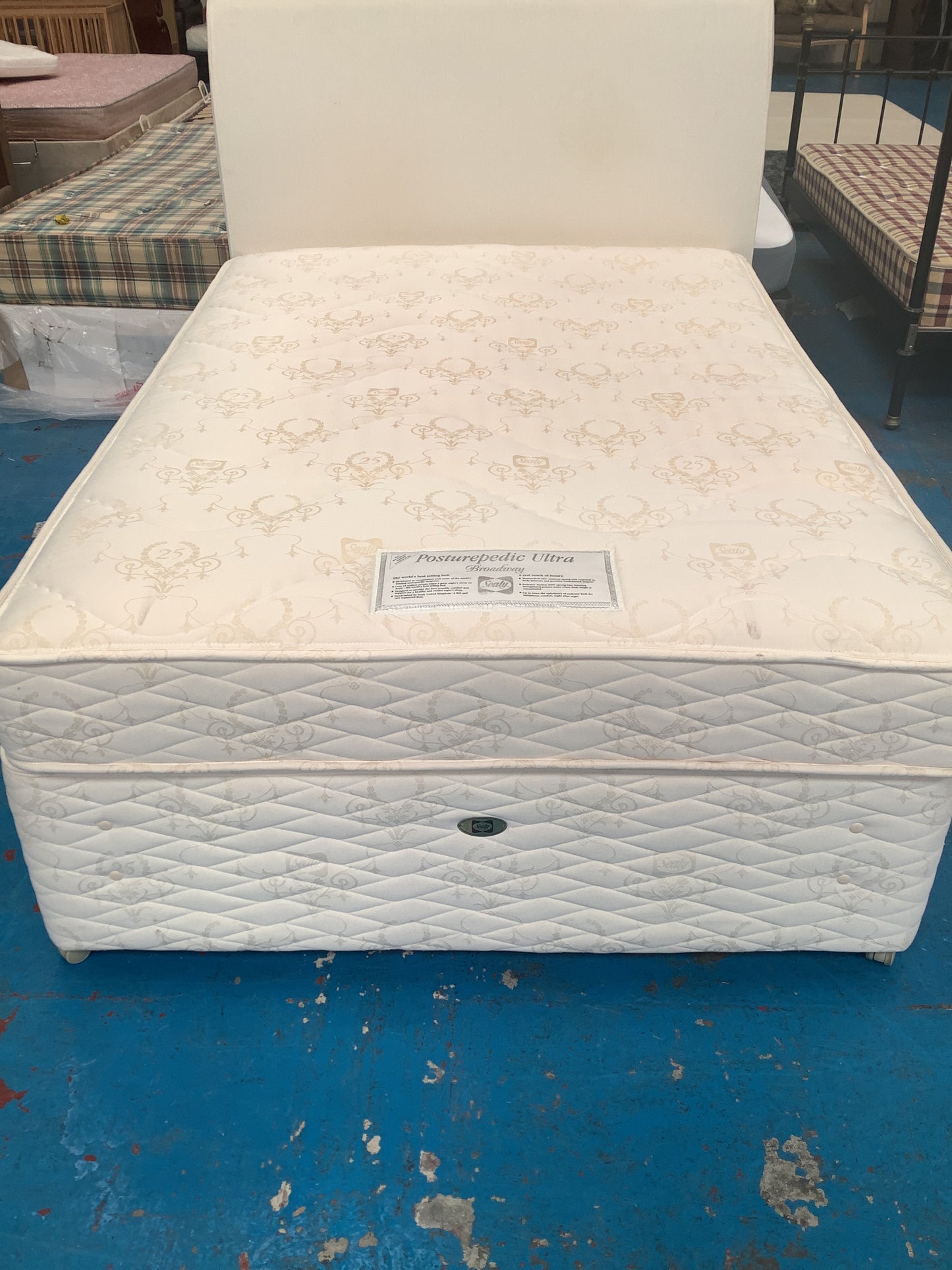 Sealy posturepedic double bed