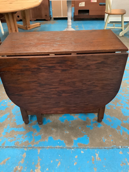 Drop leaf table