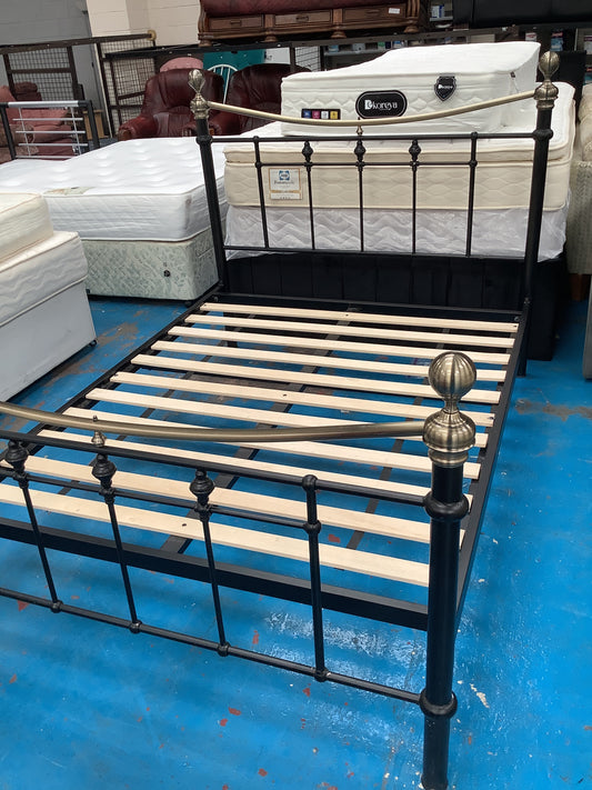 Double bed frame