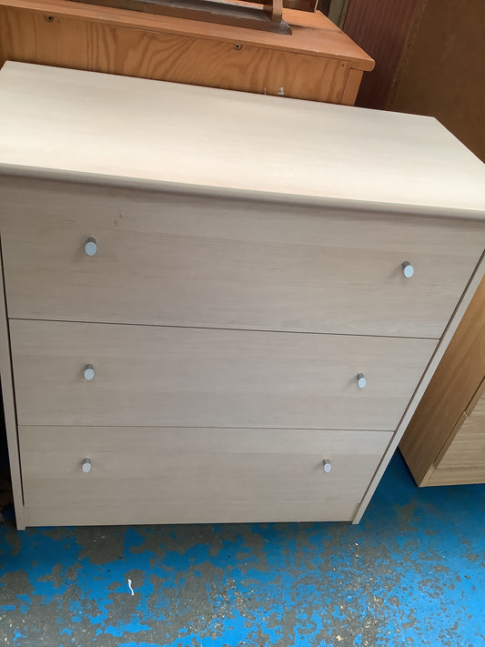 Chest of drawers