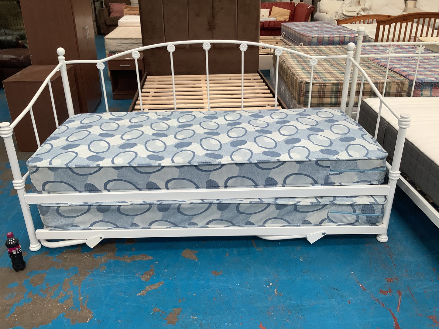 Day bed and two mattresses