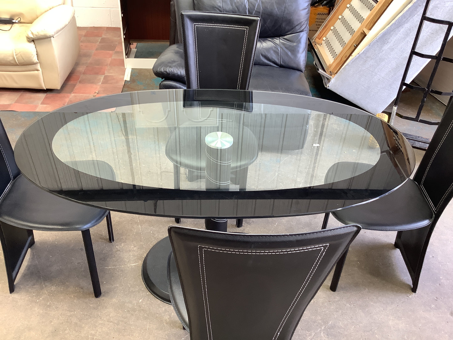 Table 4 chairs