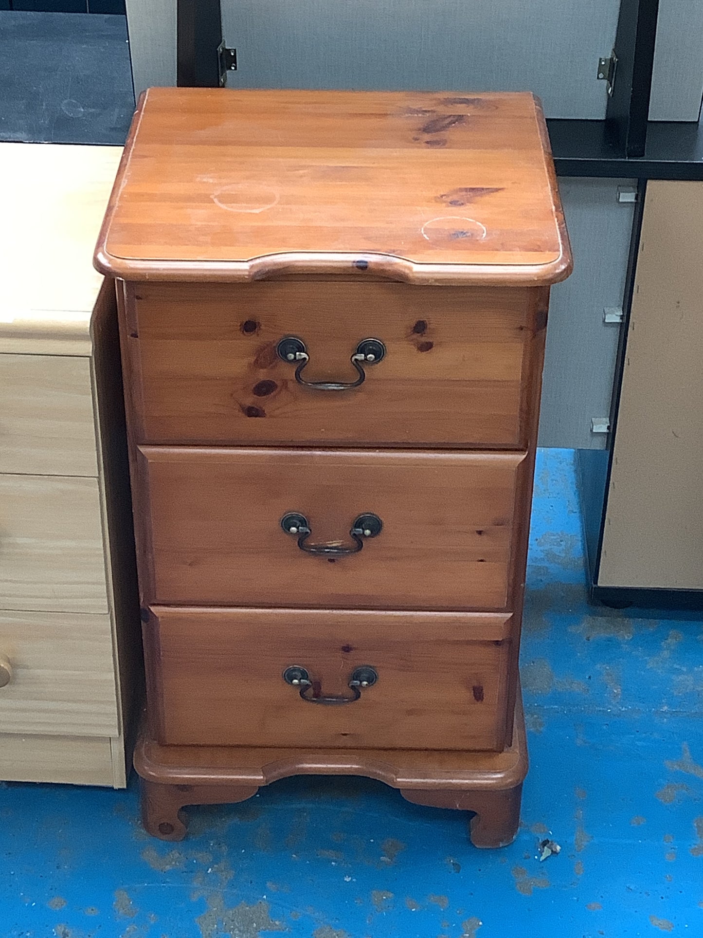 Bedside cabinet