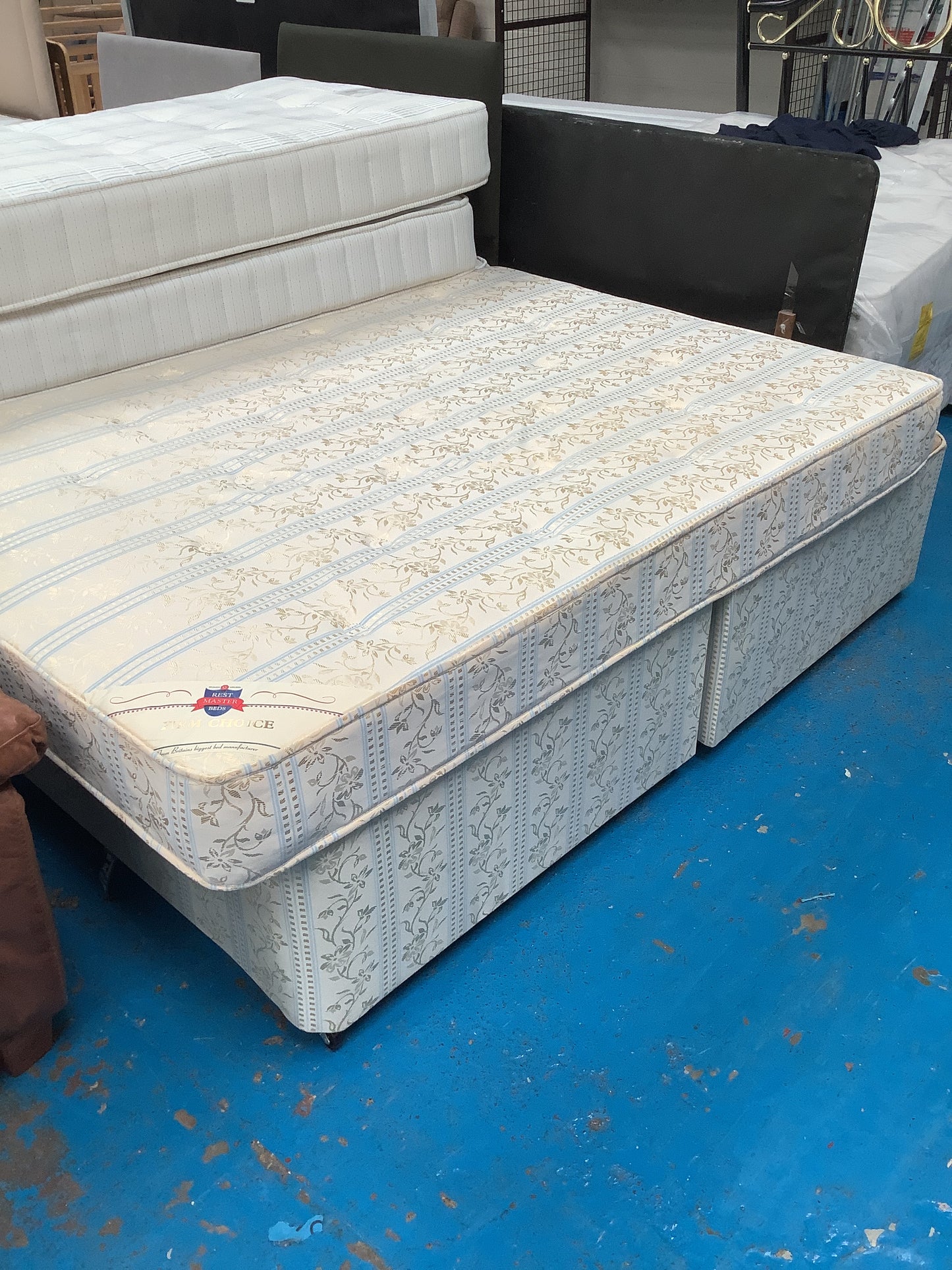 Double bed base and mattress