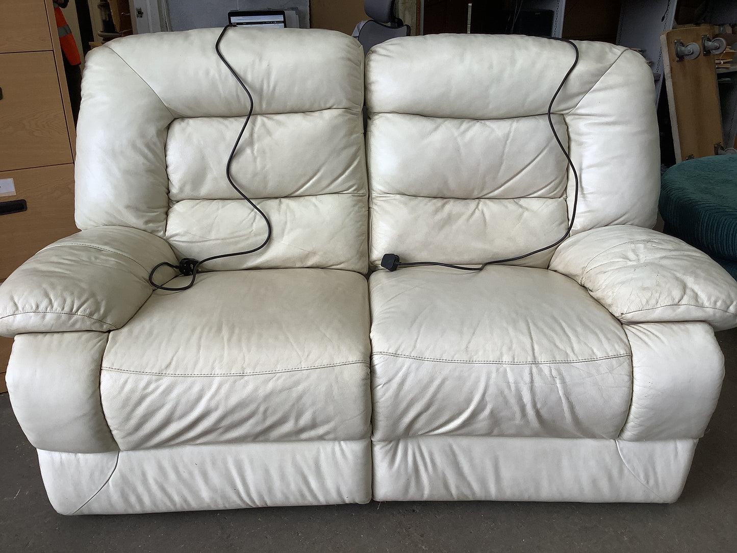 2 seater leather recliner